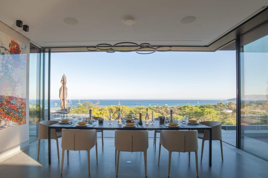 Villa Graves dining room with a view of Pampelonne Beach