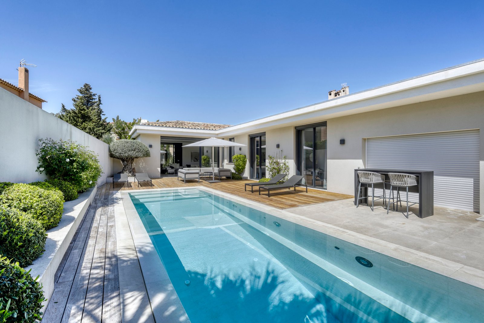 Villa with sea views above the Saint-Tropez coast