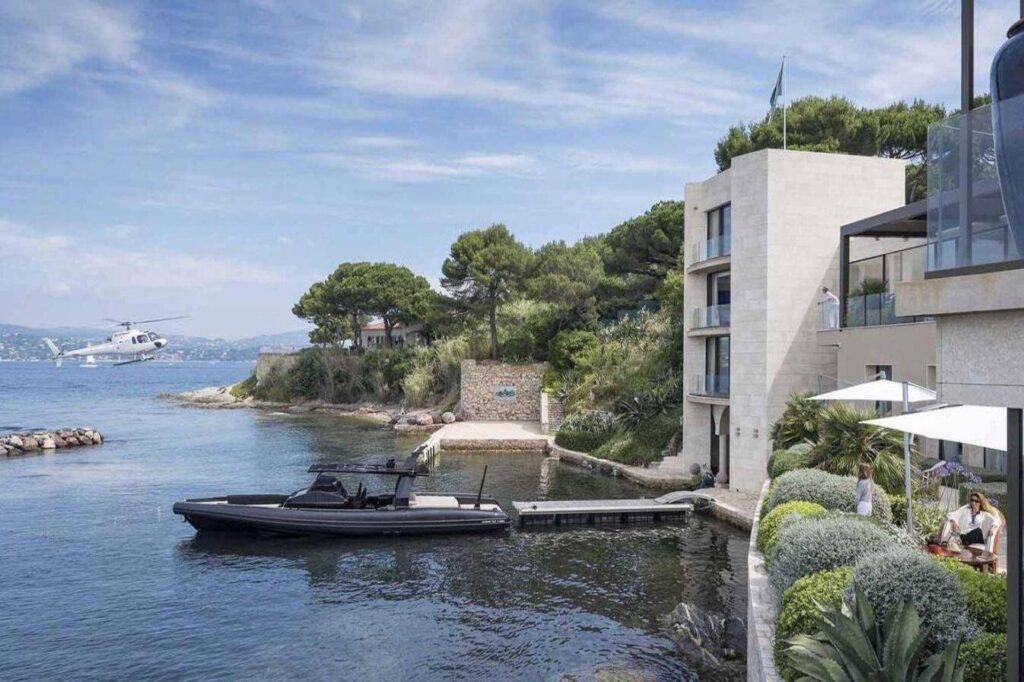 Villa Octopussy - luxury villa rental in Les Parcs de Saint-Tropez